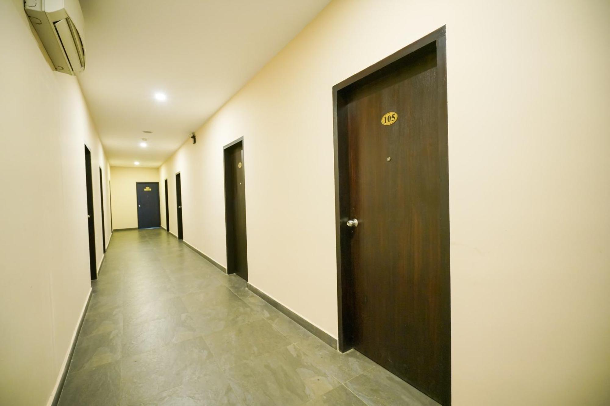 אינגמאלי Super Townhouse Mookkannoor Tourist Home מראה חיצוני תמונה