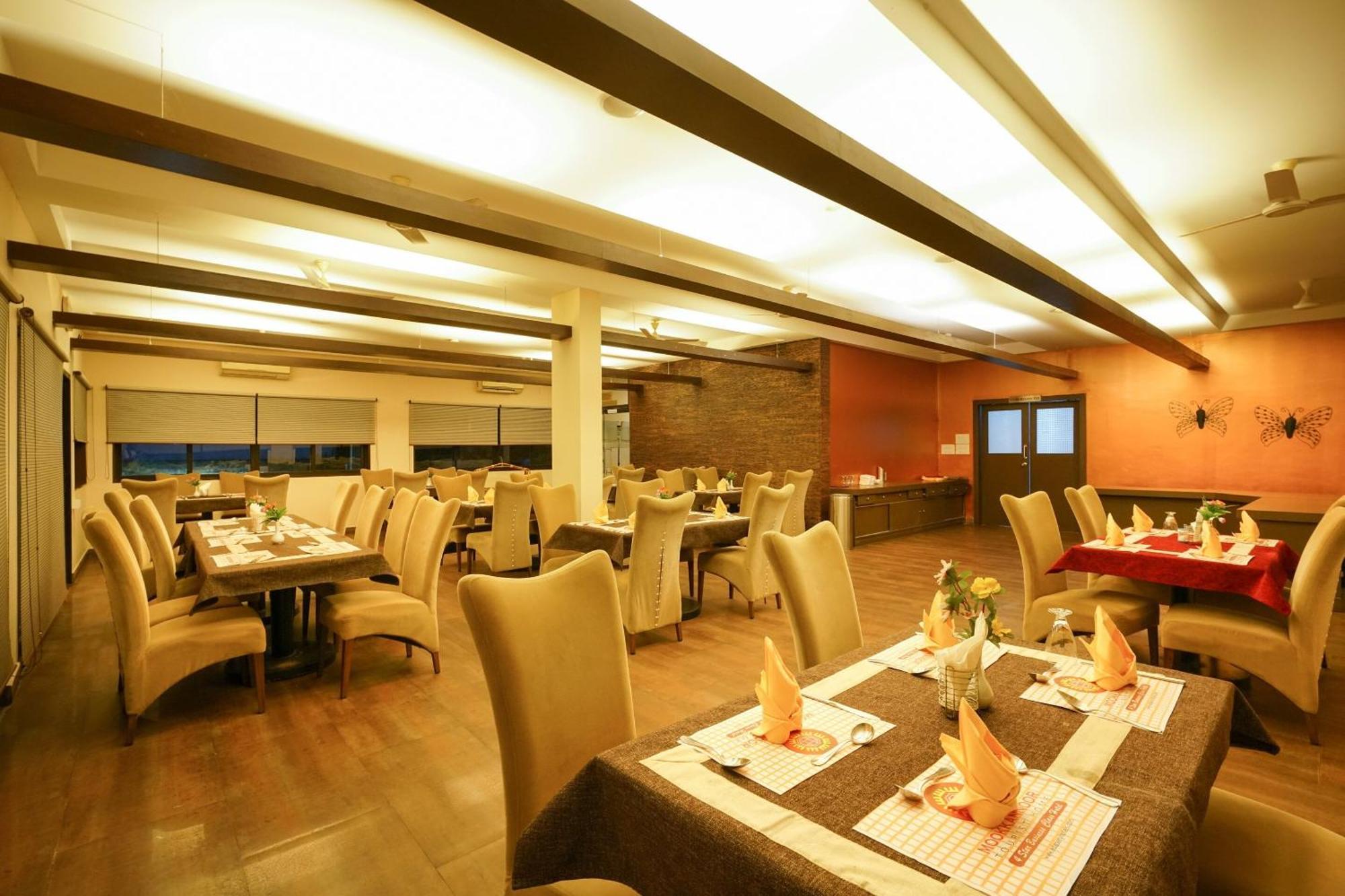 אינגמאלי Super Townhouse Mookkannoor Tourist Home מראה חיצוני תמונה