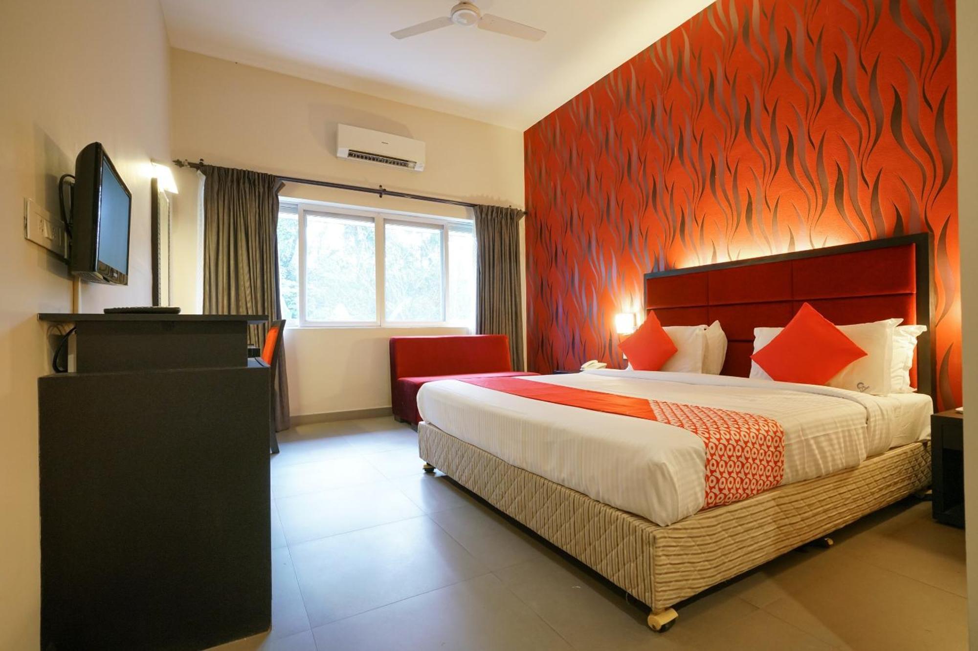 אינגמאלי Super Townhouse Mookkannoor Tourist Home מראה חיצוני תמונה